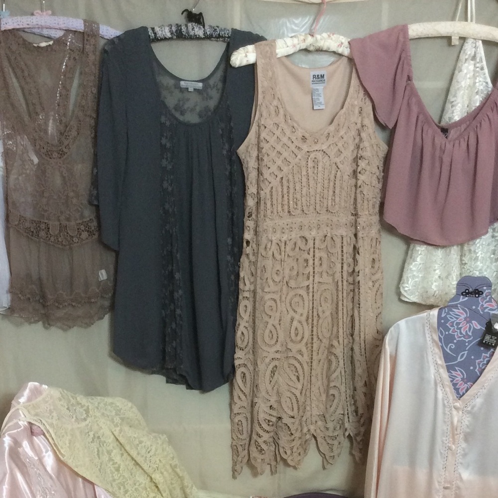 R&M Richards Sleeveless Lace Cocktail Dress